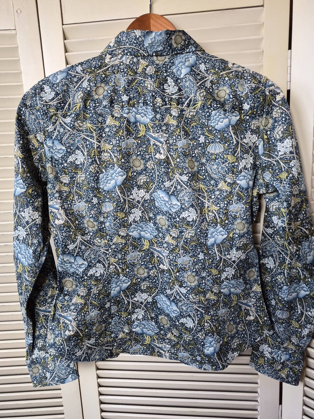 Talbots Floral Button Up Shirt Size 4P - Picture 2 of 3